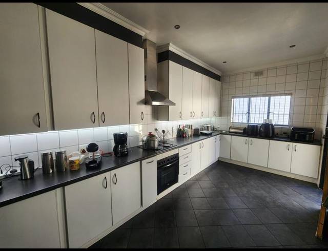 4 BEDROOM HOUSE FOR SALE IN LAMBTON